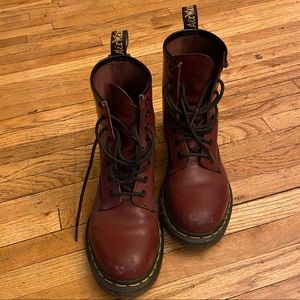 Great condition red docs
